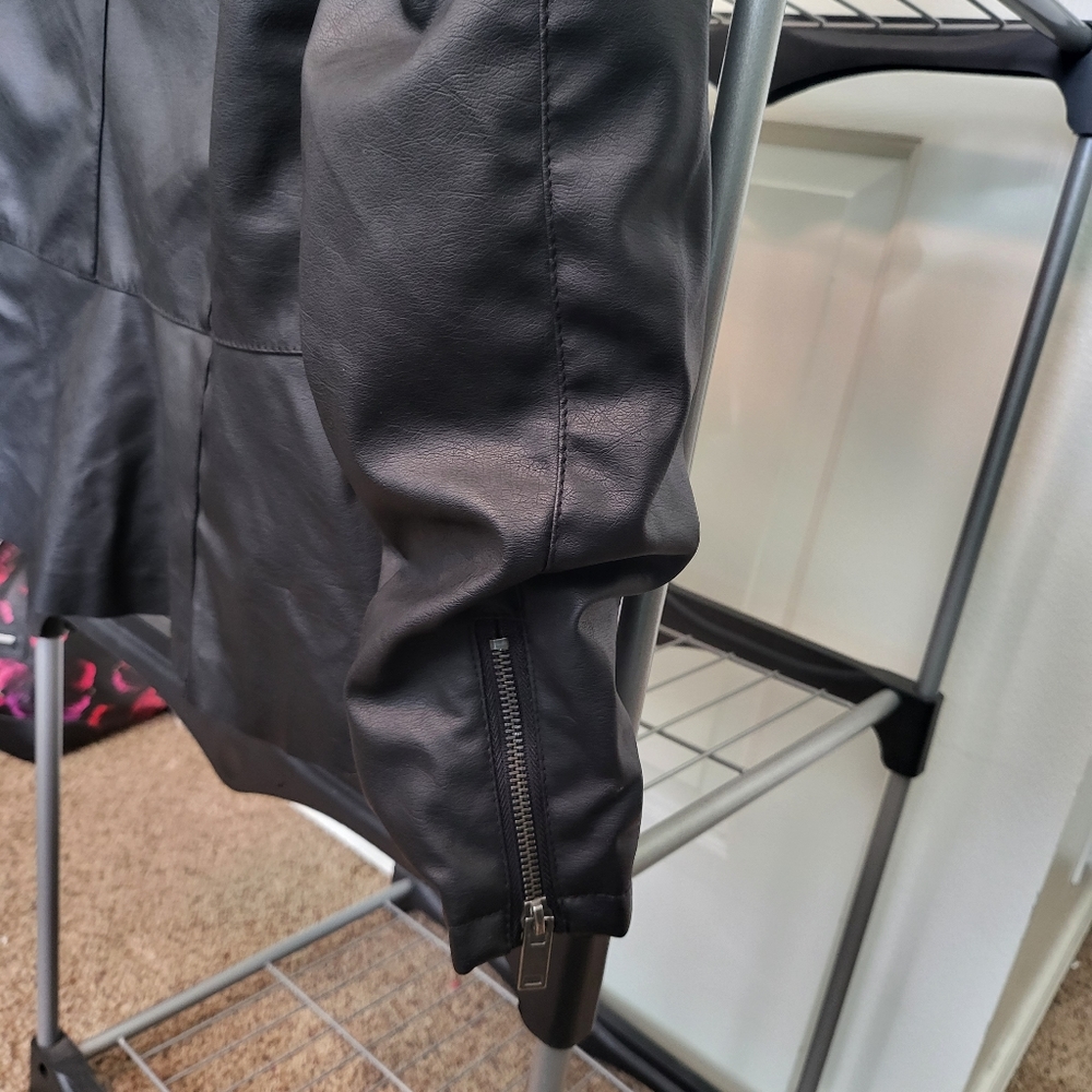 Jacket - Picture 3 of 3